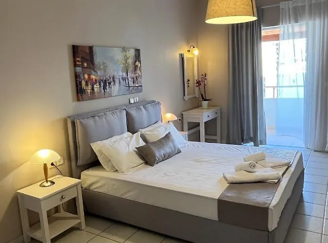 Agios Sostis Apart Otel Kyparissia