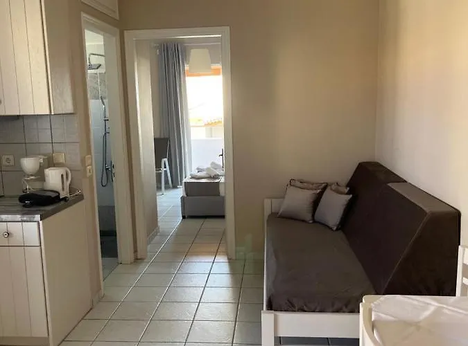 Agios Sostis Apart Otel Kyparissia