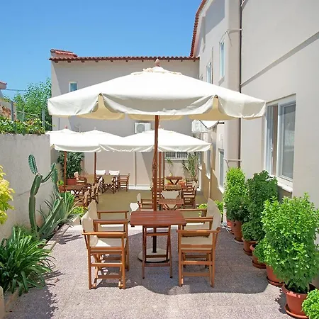 Apartahotel Agios Sostis