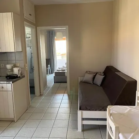 Agios Sostis Apartahotel Kyparissia